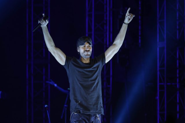 Enrique Iglesias conquista la Feria de Puebla con un espectáculo inolvidable