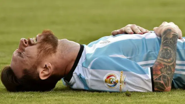 «Lo escuchaba llorar»: Técnico argentino recuerda reacción de Messi tras derrota ante Chile en final de la Copa América 2016