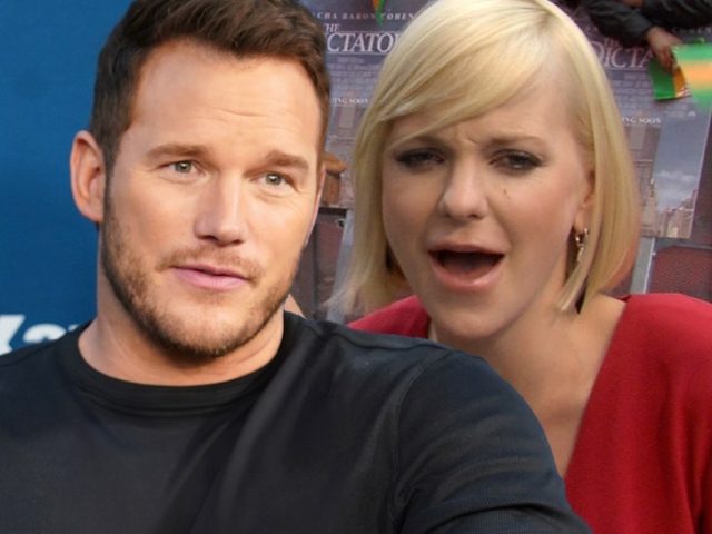 Chris Pratt ignora a Anna Faris en el Día de la Madre