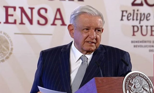 López Obrador denuncia crisis en la prensa mexicana