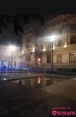 (VIDEO) ¡Incendio en la Corte! Siniestro afecta edificio de los Tribunales de Justicia