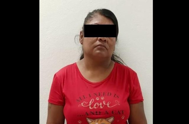 Detienen a mujer por intento de ingresar posible droga al penal de Tepexi