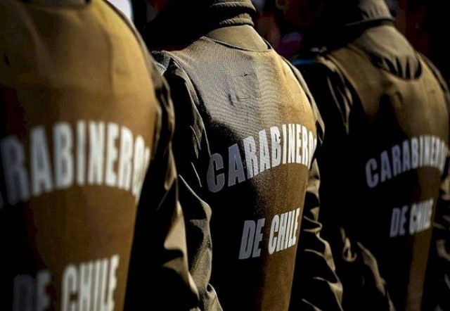 Detienen a 13 carabineros  acusados de cohecho, apremios ilegítimos y hurto en barrio Meiggs