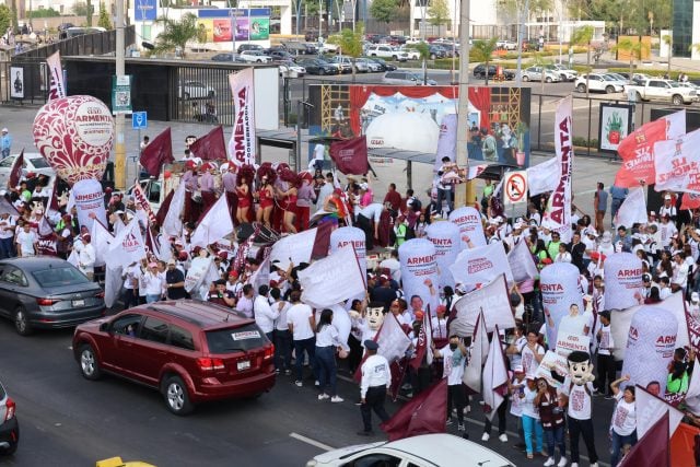 Armenta recibe apoyo de la ciudadanía en CCU previo a debate