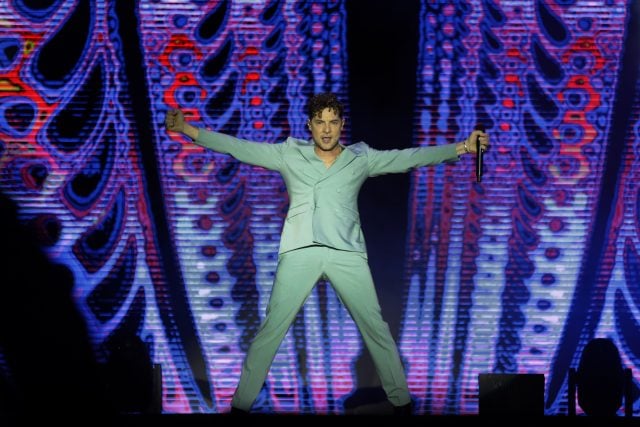 David Bisbal cautiva y pone a bailar a poblanos en la Feria