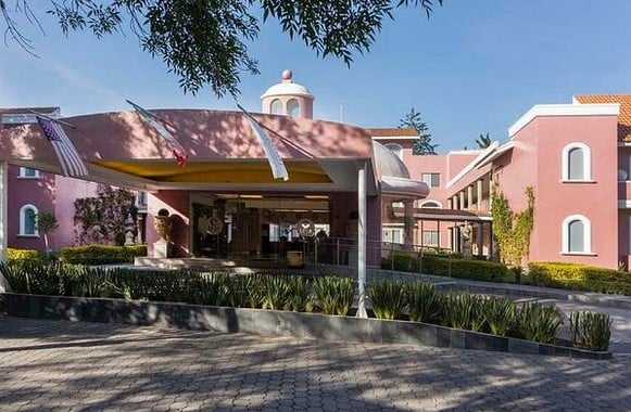 Hallan a mujer muerta por sobredosis en hotel de Santa Anita