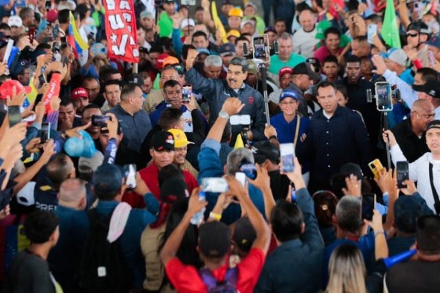 Maduro advierte en reunión con la clase obrera siderúrgica: «Quieren venir a privatizarlo todo y apoderarse»