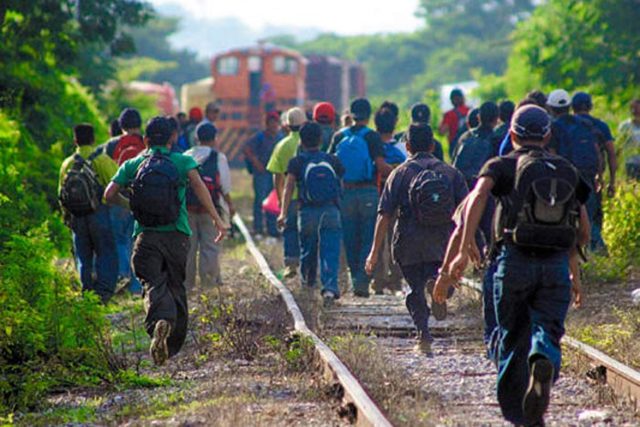 López Obrador rechaza desbordamiento de flujo migratorio hacia México