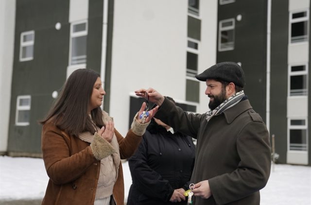 Presidente entrega viviendas en Magallanes