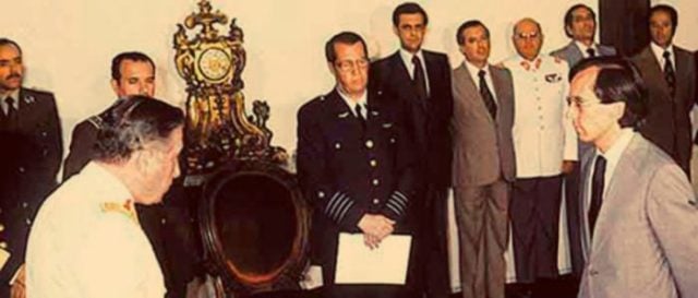 Acta de Junta Militar revela cómo Pinochet excluyó a FFAA del sistema AFP para mantener buenas pensiones