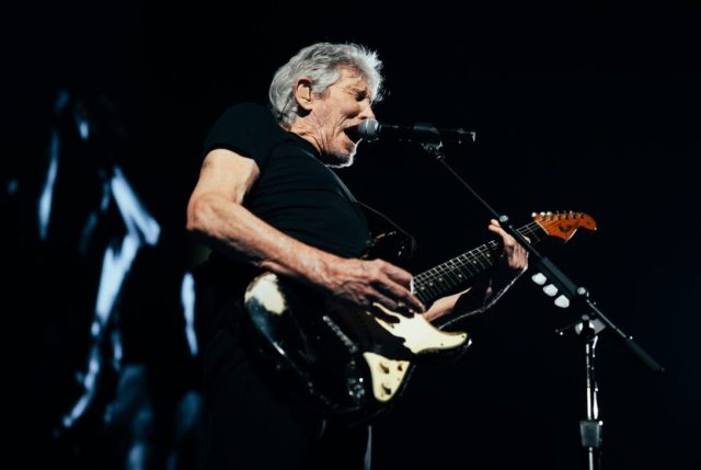 Roger Waters busca financiar WikiLeaks mientras trabaja en nuevo disco