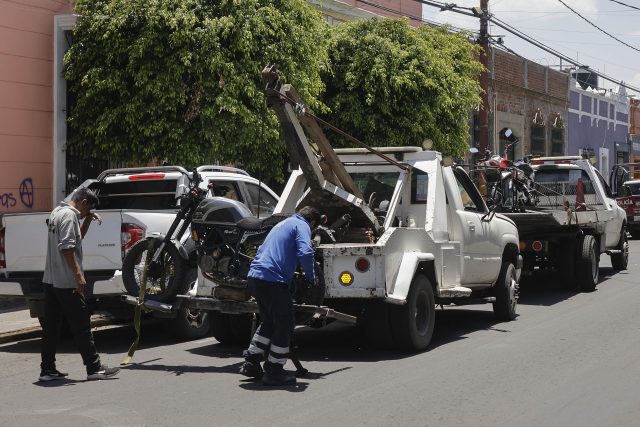 Puebla: empresas de grúas pagarán derechos por licencias y concesiones