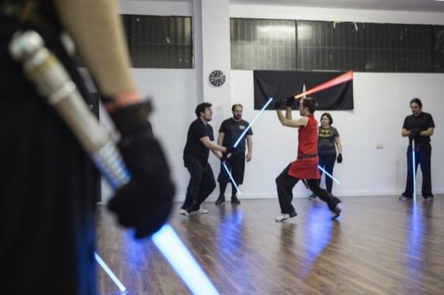 Combate con sables Jedi, una disciplina en expansión en México