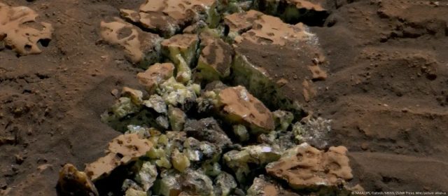 Róver Curiosity descubre cristales de azufre puro en Marte