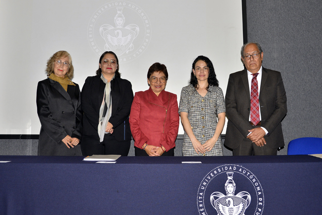 Rectora Cedillo reconoce calidad del Bachillerato Internacional 5 de Mayo