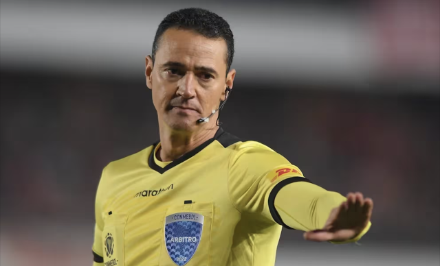 En Colombia defienden a Roldán ante críticas por su arbitraje