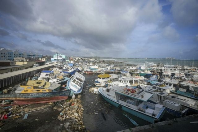 Huracán Beryl deja al menos tres personas muertas en el Caribe