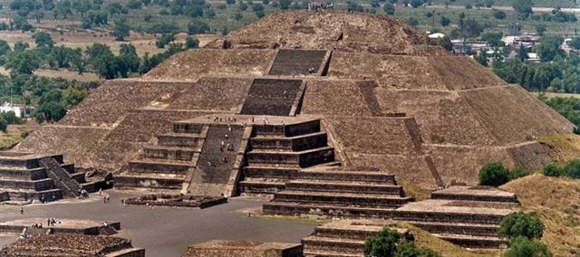 La pirámide de la Luna y la orientación astronómica de Teotihuacán