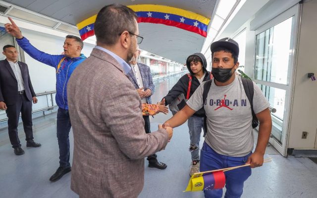 Más de 250 venezolanos regresan a su país con la Gran Misión Vuelta a la Patria