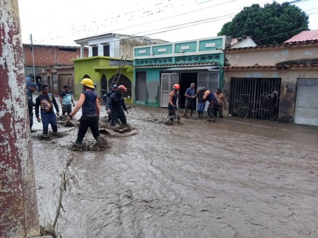 Venezuela: Distribuirán más de 500 toneladas de alimentos para afectados por lluvias en Sucre