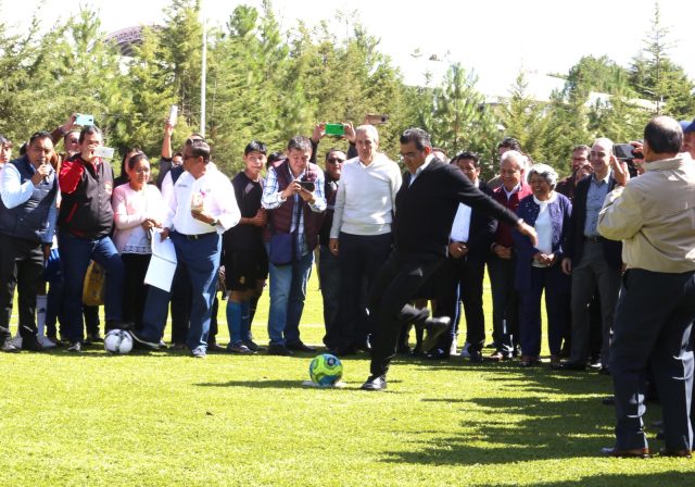 Céspedes inaugura mejoras en Centro Escolar de San Miguel Canoa