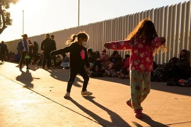 Demanda contra albergues en EE.UU. por abuso a niños migrantes