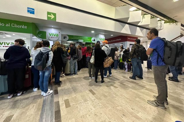 Fallo en sistemas de Microsoft causa caos en aeropuertos mexicanos