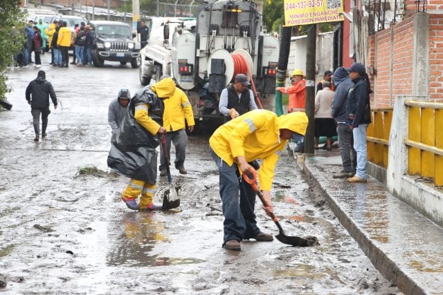 Agregan 25 escuelas a clases a distancia por lluvias en Puebla, van mil 677