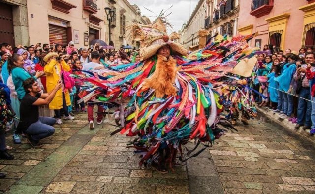 Todo lo que necesitas saber para disfrutar La Guelaguetza