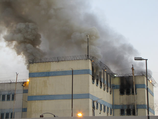 Justicia ordena indemnizar a las familias de los 81 presos que murieron en el incendio de la cárcel de San Miguel