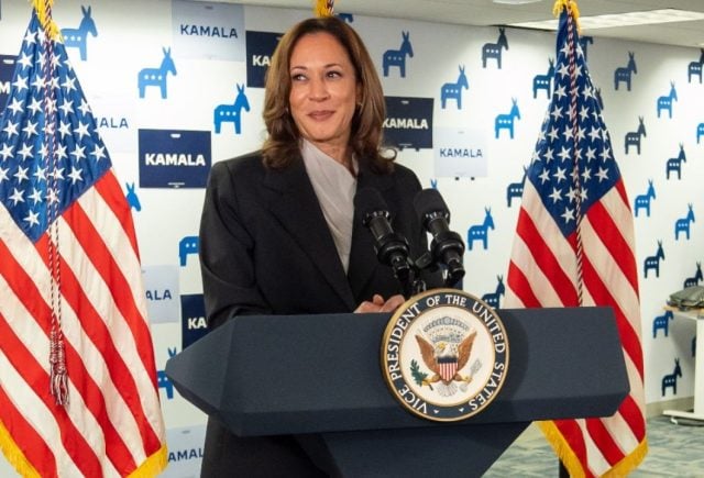 «Cuando luchamos, ganamos»; primer mitin y apoyo masivo a Kamala Harris