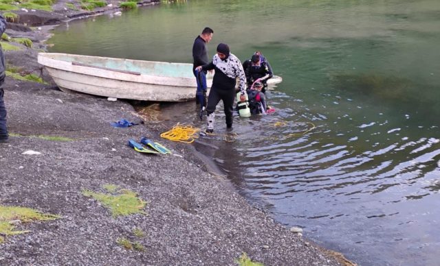 Hallan cuerpo de taxista flotando en laguna de Aljojuca