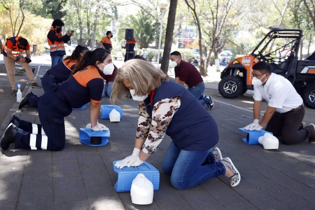 ¿Qué hacer en caso de atragantamiento o ahogamiento en bebés y adultos?