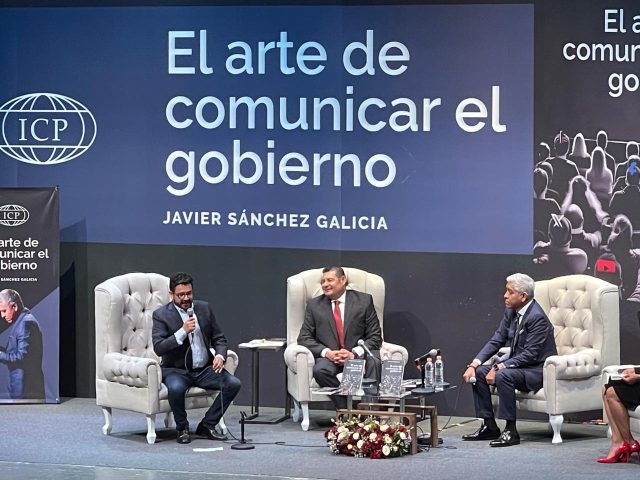 Con Alejandro Armenta como invitado, presenta Javier Sánchez Galicia, el libro «El arte de comunicar el gobierno» en la BUAP