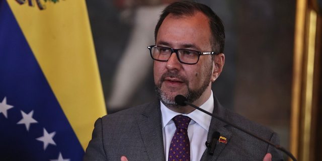 Canciller de Venezuela: EEUU demuestra que se ha puesto al frente del intento de golpe