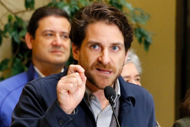 Gonzalo Winter confirma apoyo a Alejandro Navarro como gobernador por el Biobío