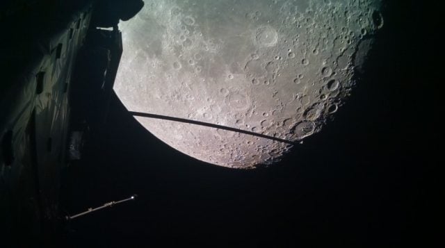 Juice hace historia con un sobrevuelo y captura impresionantes imágenes de la Luna