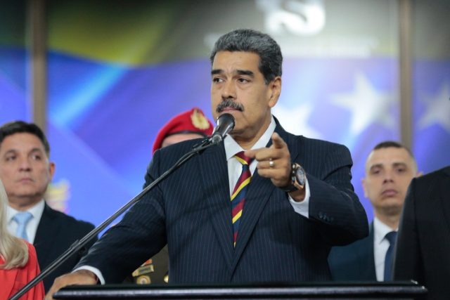 Maduro compareció ante la Sala Electoral: «Lo que diga el TSJ será ley y santa sentencia»