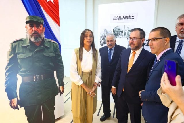 Venezuela inauguró exposición fotográfica en honor a Fidel Castro