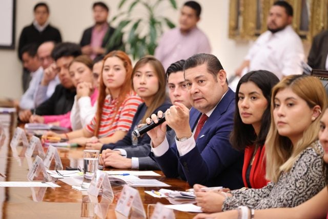 Impulsa Alejandro Armenta una Mesa Directiva Juvenil