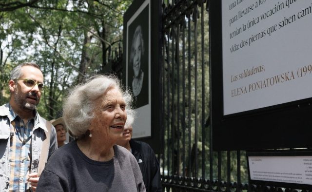 Elena Poniatowska reflexiona sobre su vida en inauguración de exposición