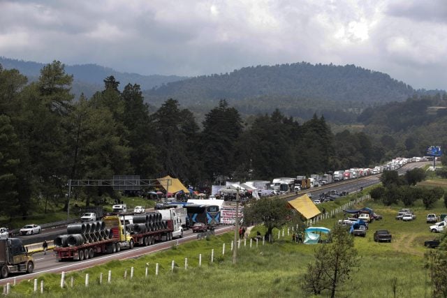 Pronto 5 ejidatarios de la México-Puebla recibirán indemnización