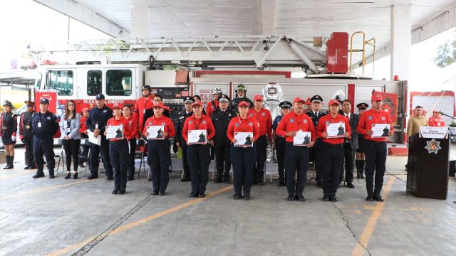 Puebla reconoce a 47 bomberos  y celebran 119 años de la corporación