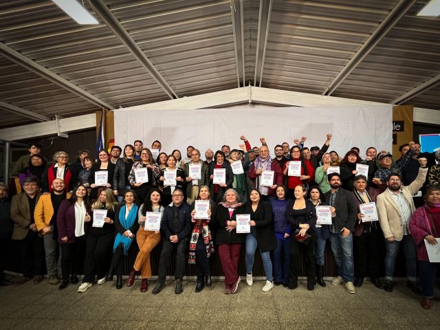 Lautaro Carmona refuerza llamado a la unidad y estrategia común en firma de “Compromiso por Chile, sus regiones, sus comunas”