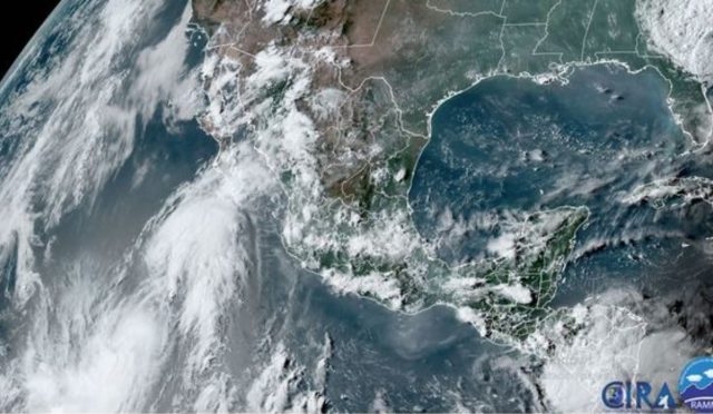 Posible fusión de tormentas Fabio y Emilia formaría ciclón en México