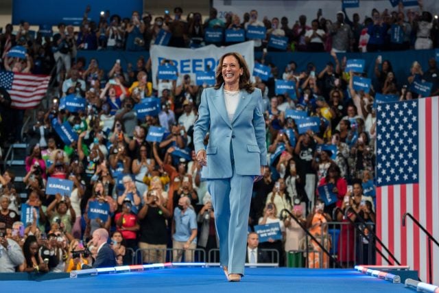 Kamala Harris asegura candidatura demócrata para presidencia de EE.UU.