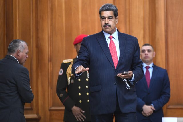 Van 2 mil 229 terroristas capturados por violencia en Venezuela: Maduro