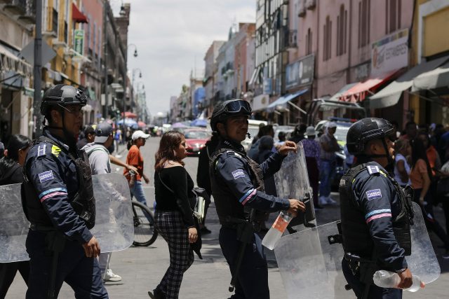 Pese a quejas, Adán Domínguez minimiza cierres en Centro Histórico