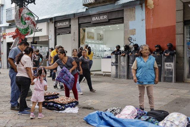 Manifestaciones de ambulantes no afectan al turismo en Puebla capital