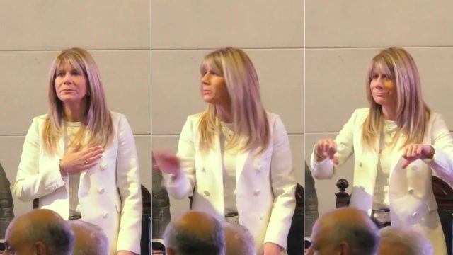 El incómodo momento de Ximena Rincón durante acto de Demócratas: Entonaron el himno nacional con la estrofa de los «valientes soldados»